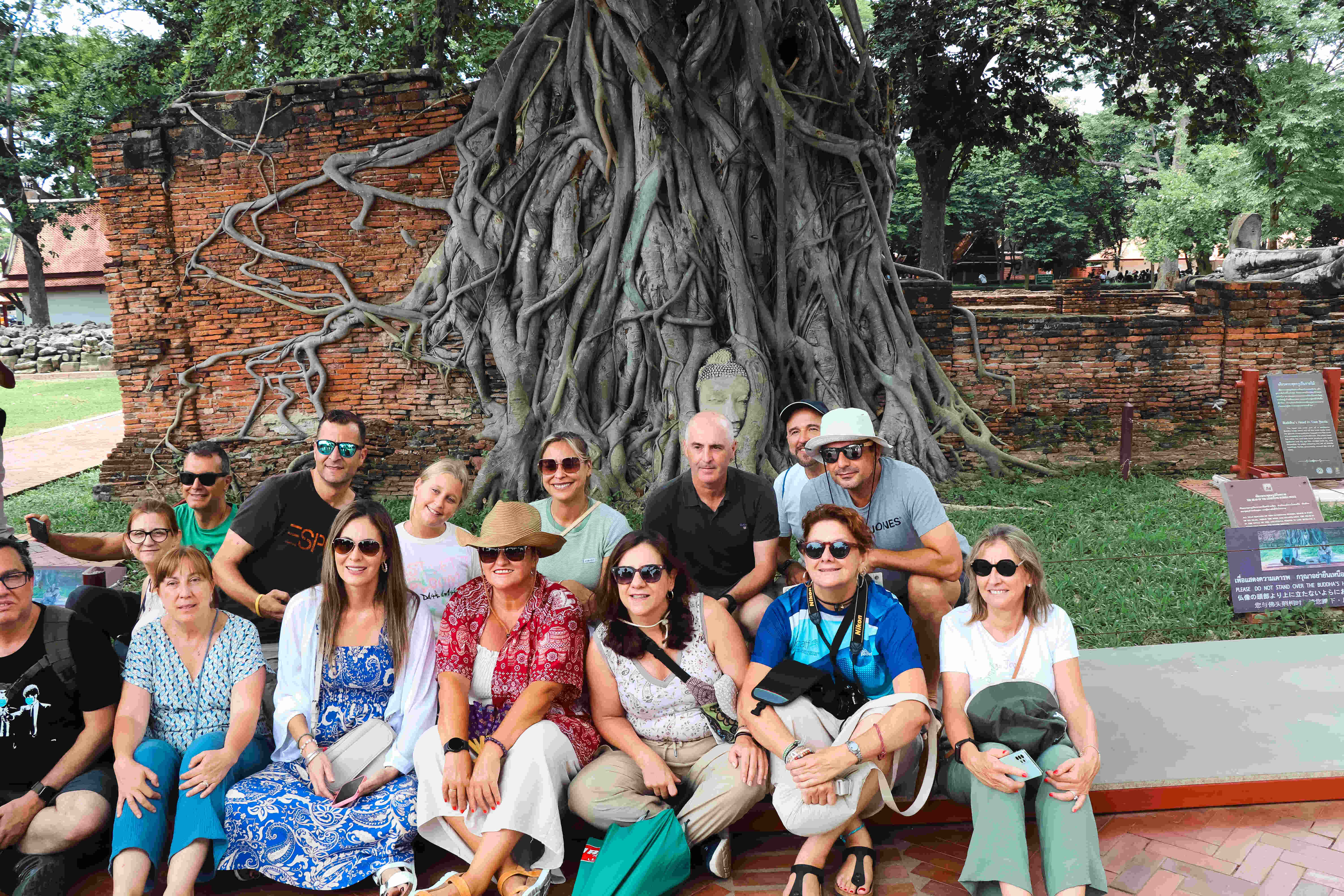 {"id":838,"name":"package-tours\/places\/2-1-915aa69e9b6fd11dcec2bb1a03927ed3.jpg","package_tours_places_id":2,"alt":"Wat Mahathat","position":1,"cover":1,"status":1,"created_at":"2024-09-08T16:01:05.000000Z","updated_at":"2024-09-08T16:01:05.000000Z","deleted_at":null}