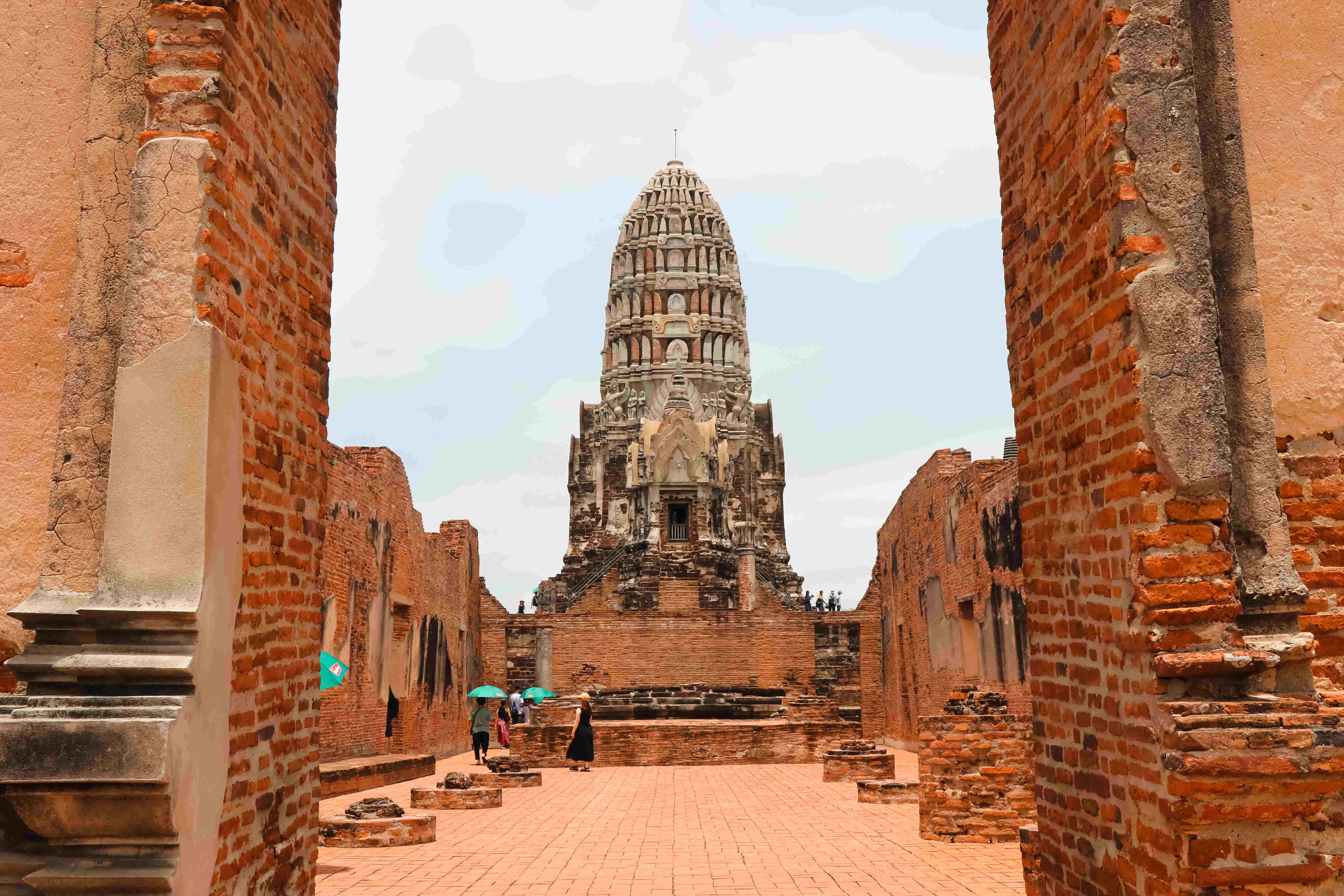 {"id":843,"name":"package-tours\/places\/54-1-58353dc024e877526af973e0b7fd8a1c.jpg","package_tours_places_id":54,"alt":"Wat Ratcha Burana","position":1,"cover":1,"status":1,"created_at":"2024-09-08T16:02:27.000000Z","updated_at":"2024-09-08T16:02:27.000000Z","deleted_at":null}